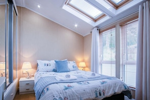 3 Manor Lodge - 2 Bedroom Lodge - Pendine (23767)