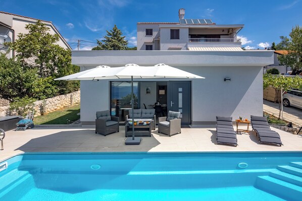 Private Pool