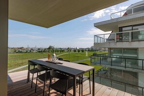 Living room terrace with view of the marina