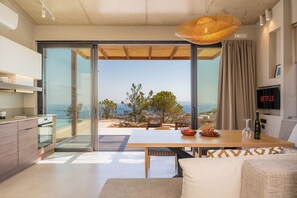 Enjoy intimate moments with your loved ones, while admiring the breathtaking views.