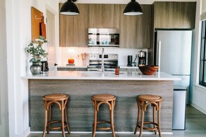 Our kitchen is fully equipped to meet all your cooking needs, whether you're preparing a quick breakfast or a gourmet dinner. Bon appétit!