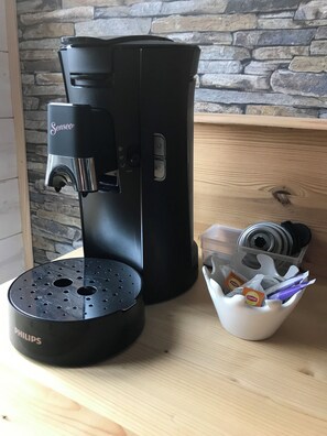 Kaffee und/oder Kaffeemaschine