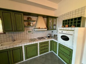 cucina attrezzata