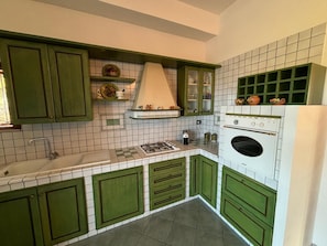 cucina attrezzata