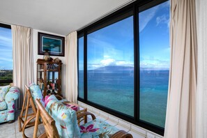 Whether you're whale watching or cocktail sipping, this glass-wrapped room offers an uninterrupted ocean stage     MAH-1219
