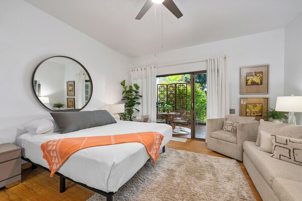 Castle at Royal Sea Cliff 101 - Studio - Bedroom (1)