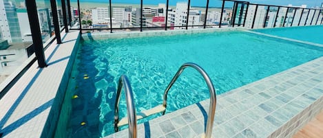 Pool auf dem Dach