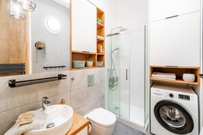 Toilet - Book Now with RENTUJEMY.COM