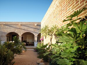 Common Area (2)