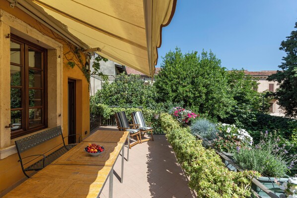 Terrace/patio