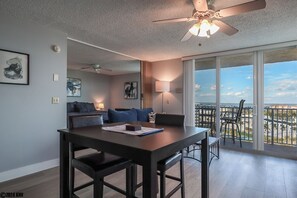 Newly Remodeled Beachfront 1 Bedroom Efficiency 