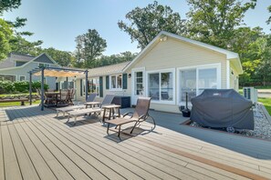 Lakeside Deck