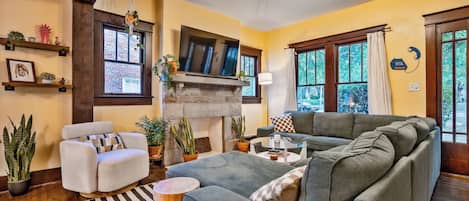 ample seating for 10 guests. fire place, and lots of natural light
