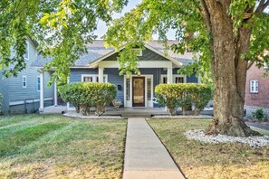 beautiful 1922 Craftsman with off-street parking