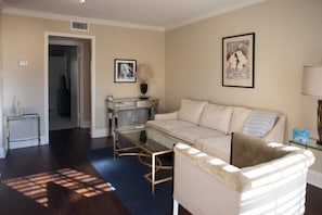 Living room, great for entertaining