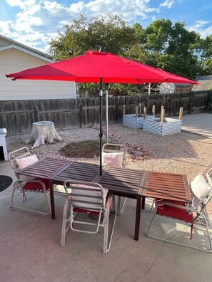 Outdoor dining