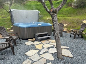 8 person spa