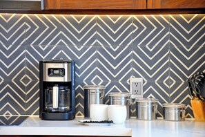 Coffee Machine and condiments