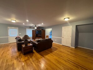 Livingroom open floor plan 