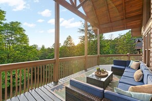 Lounge area with long range mountain views