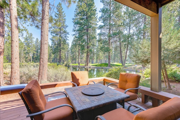 Bend Vacation Rental | 3BR | 3BA | Stairs Required | 2,505 Sq Ft