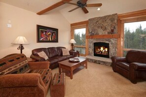 Settlers Creek 3 Bedroom - living room