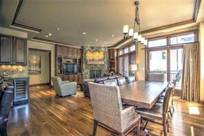 Lion Square 3 Bedroom Tower