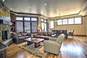 Lion Square 3 Bedroom Tower