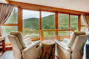 Picturesque mountain views from seating area