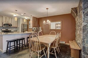 Dining Room-Evergreen 2 Bedroom-Gondola Resorts