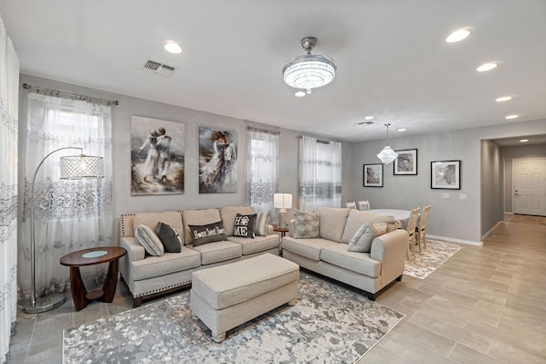 Casa Grande Vacation Rental | 4BR | 3BA | 1,860 Sq Ft | Step-Free Entry