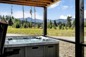 Private Hot Tub With Ski Area Views