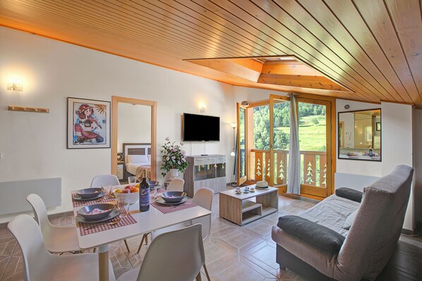 Living and dining room