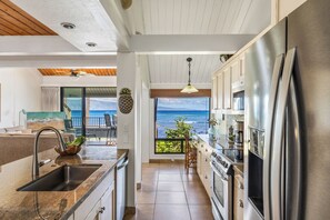 Kahana Village 33 kitchen 1