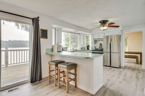 Breakfast Bar | Main Level