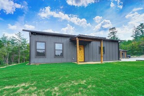 Property Exterior | Single-Story Cabin