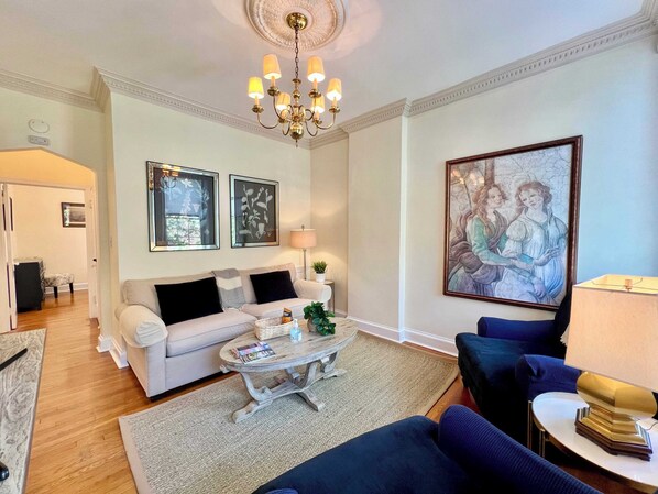 Experience timeless elegance in the heart of Old Town Alexandria: this luxurious apartment blends classic charm with modern comfort, just steps from historic wonders and local treasures. Your perfect home-away-from-home awaits!