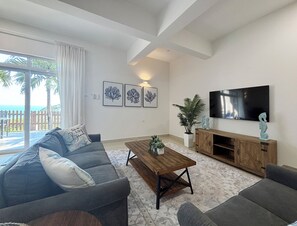 Living Room (3)