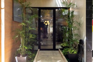 施設の正面
