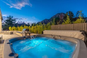 Hot Tub Available around the year