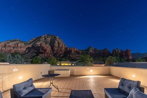 Sit back and enjoy the mesmerizing stargazing that Sedona is famous for from the comfort of our spacious deck.