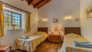The second bedroom features 2 single beds and a wardrobe
#bedroom #bed #view #algarve #portugal