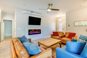 Living Room | Smart TV | Decorative Fireplace