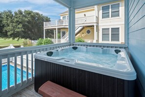 Bain à remous extérieur