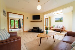 Living room (2)