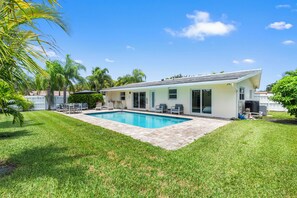 Large pool and Large Fenced-in yard. Perfect for entertaining!