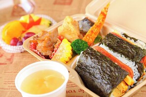 Spam rice ball set