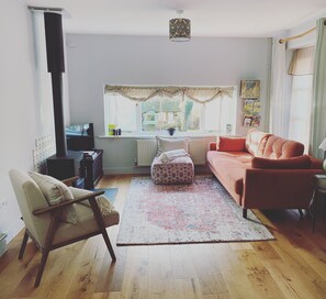 Open plan kitchen - living room 