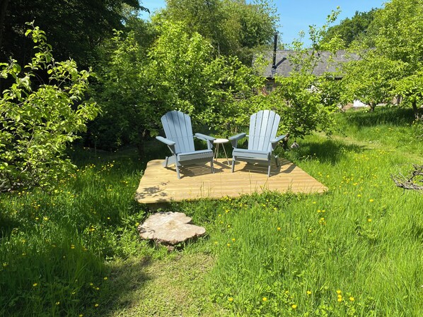 Hop is set in a large orchard, which transforms into a stunning meadow in summer