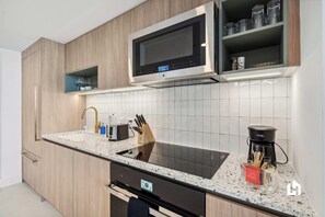 Quality appliances and fixtures